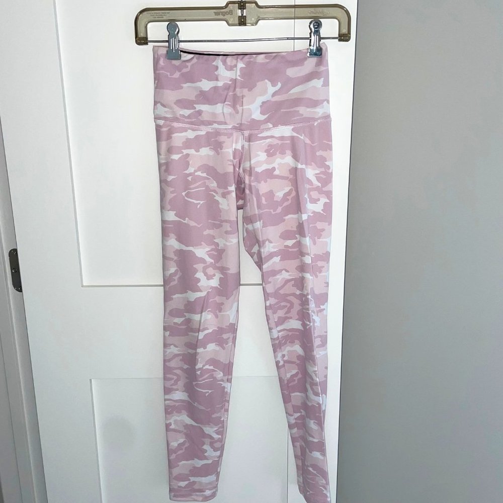 Strut This Pink Camo Leggings Size Small